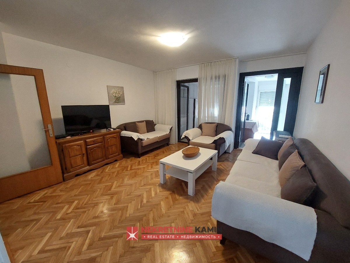 Three-Bedroom Apartment for Rent near the School and Dositejeva Street, Budva